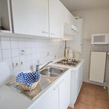 Ferienbungalow 1 *